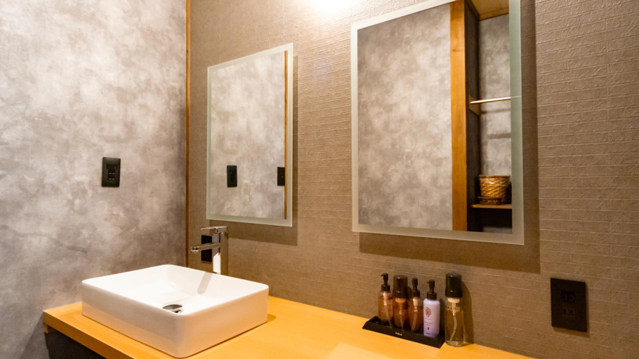 Bathroom 8