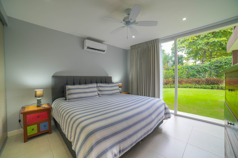 Room 3, CR Luxury La Estancia Floresta 05 3 Bdrm, Garabito