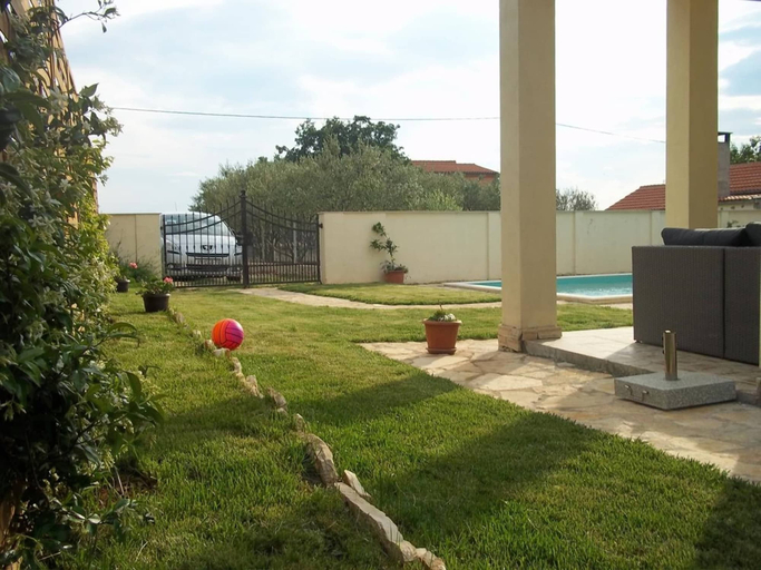 Others 4, Holiday Home in Zadar With Private Pool, Poličnik