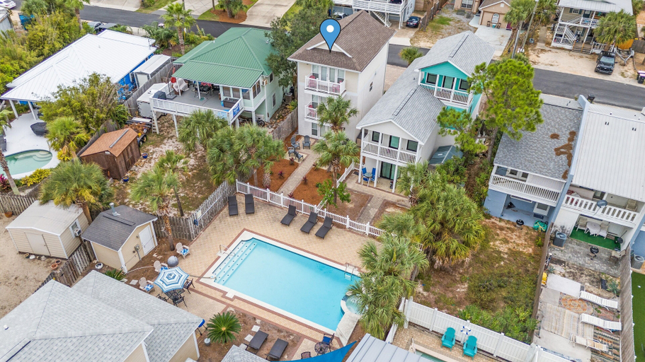 Exterior & Views 2, Beaches and Dreams by Book That Condo, Bay