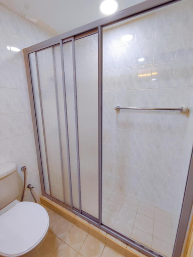 Bathroom 3, Fahrenheit88 2minsPavilionKL TRX by Abby Stay, Kuala Lumpur