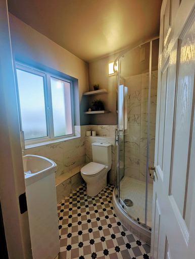Bathroom 4, Romantic Apartment - The Youghal