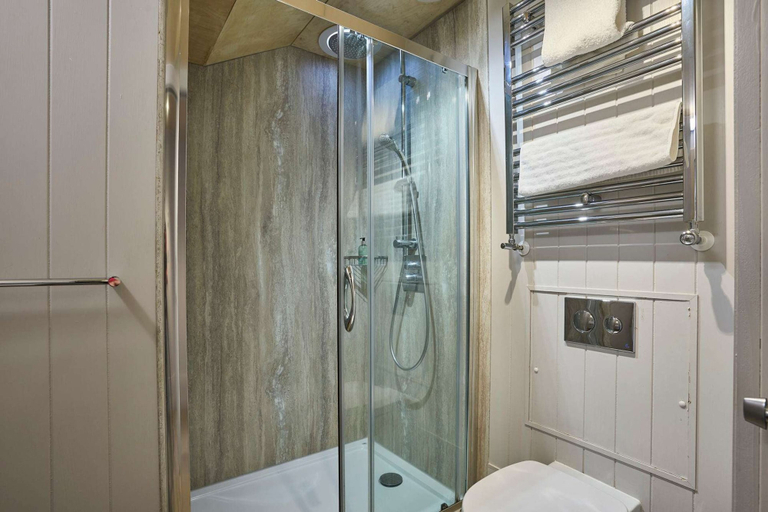 Room 2, Host Stay Countess, Dorset