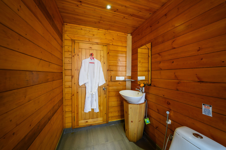 Bathroom 4, Sinclairs Retreat Kalimpong, Darjiling
