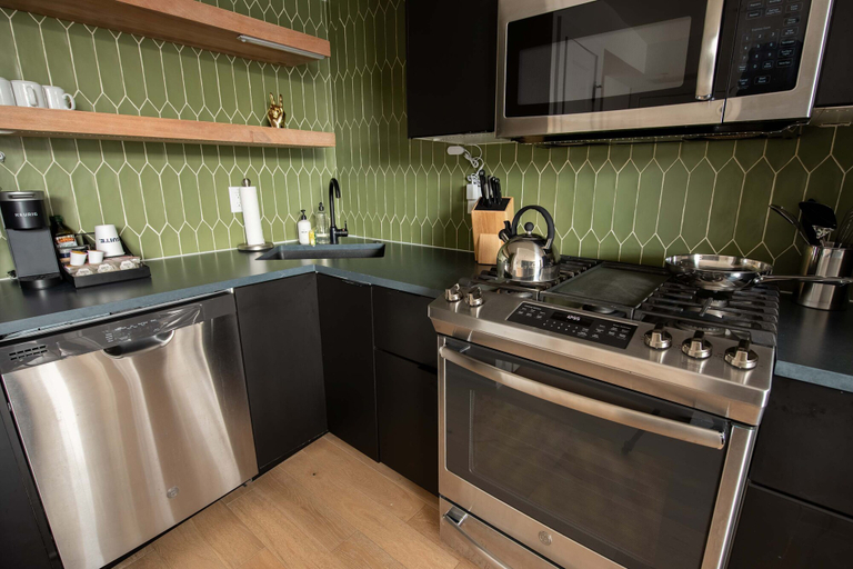 Room 3, Sosuite 2BR Apt w W D Newly Renovated, Philadelphia