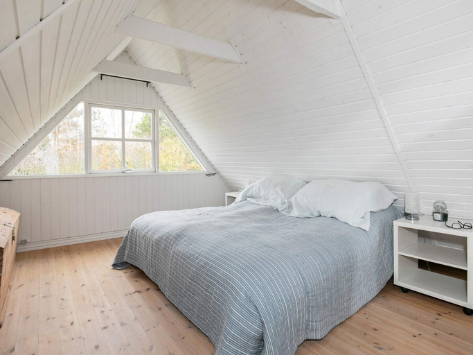 Bedroom 3, 4 star holiday home in Hals, Aalborg