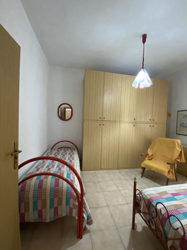 Room 4, 4 Beds in Acquaviva Area-rif Prate, Livorno