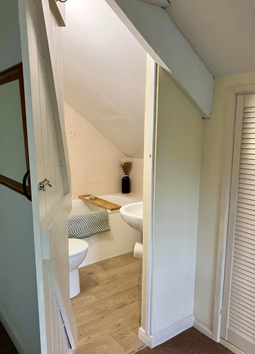 Room 2, Farmhouse Annex in Saint Ishmael s, Pembrokeshire