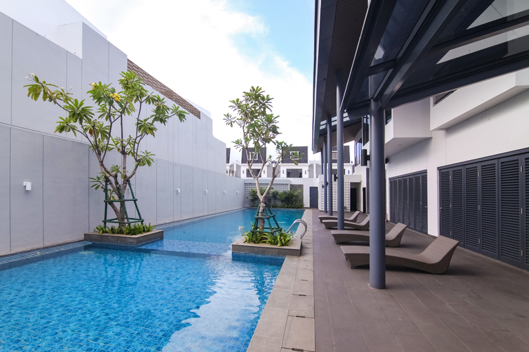 Sport & Beauty 2, 3BR Wisteria W/ Shared Pool, East Jakarta