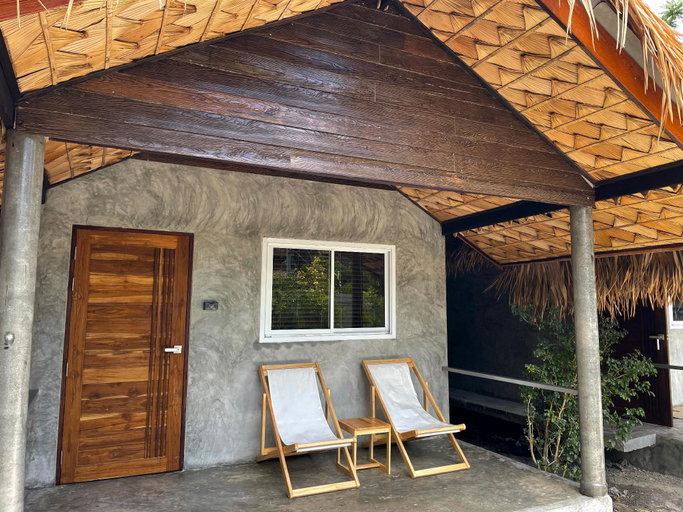 Exterior 9