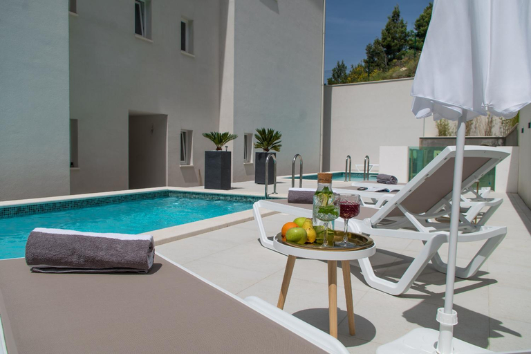 Sport & Beauty 3, Lapis - Luxury Apartment - Shared Pool - Villa Smaragd, Makarska
