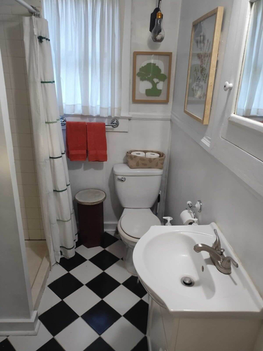 Bathroom, Port-rico Neighborhood, Lafayette