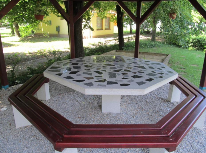 Others 5, Villa Patio, Komárno