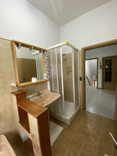 Room 5, 4 Beds in Acquaviva Area-rif Prate, Livorno