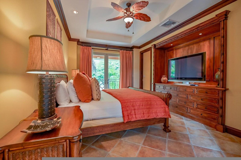 Room 4, CR Luxury Terrazas 3A 3 Bdrm, Garabito