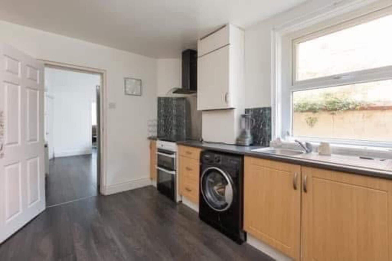 Private kitchen, Blackpool Bliss House - 5 Bedrooms, Blackpool