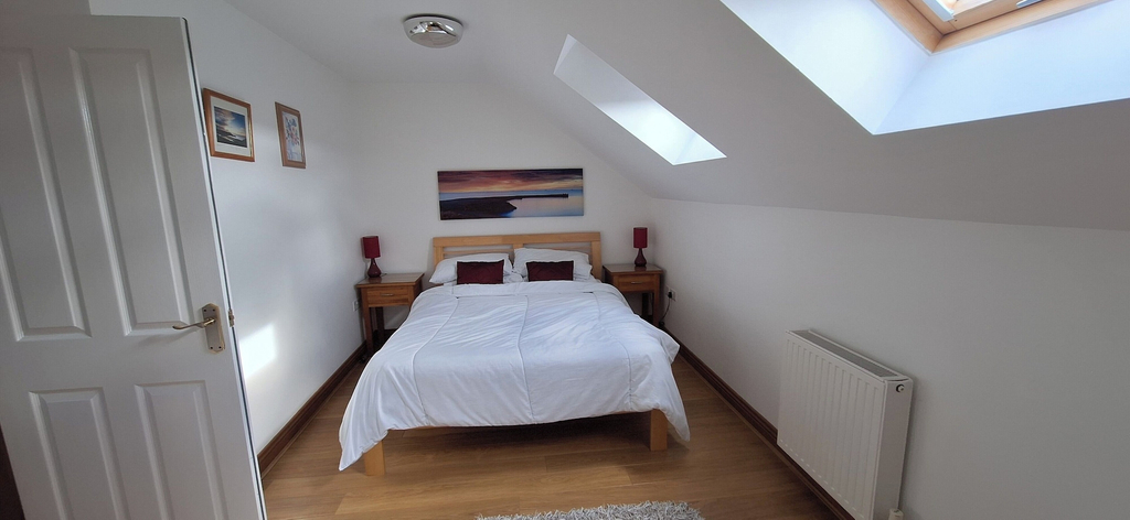 Room, 2 Bed Cottage - Sleeps 4- Parking - Wifi, Swansea
