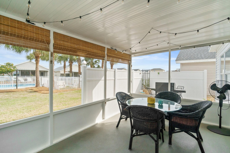 Others 5, Beach House - Paradise Palace by PHG, Bay