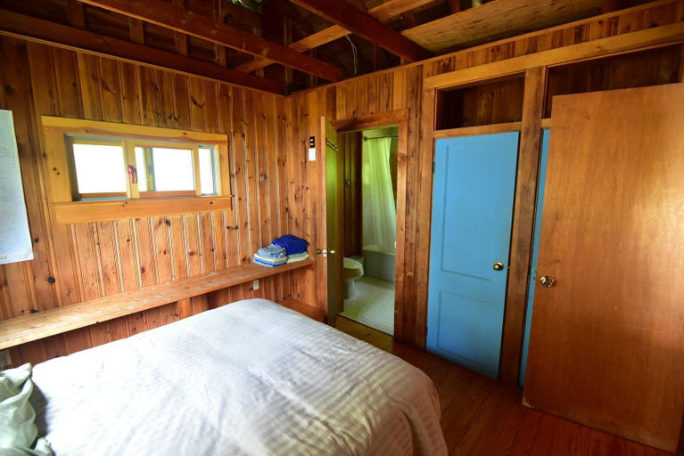Bedroom 3, Cottage on Northwest Harbor, Hancock