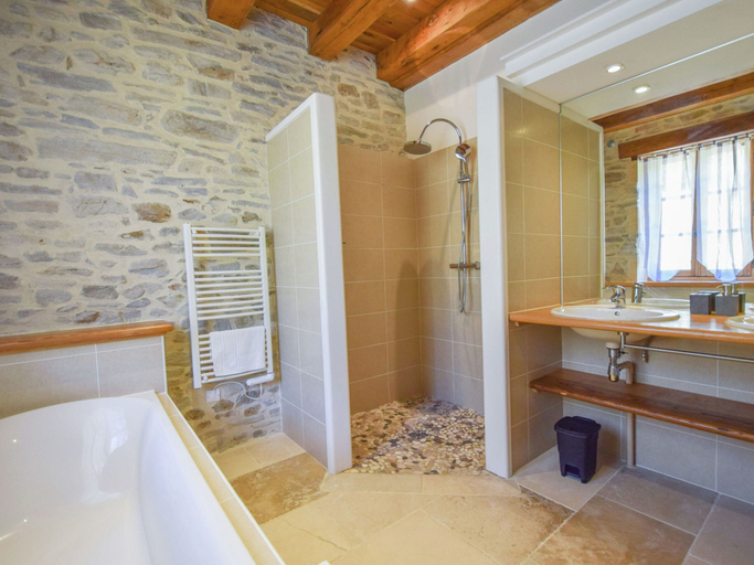 Bathroom 4, Elegant Countryside Retreat, Dordogne