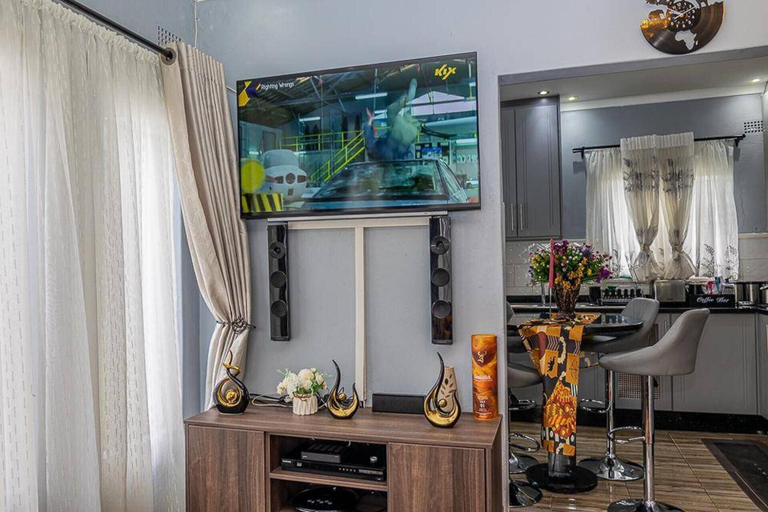 Dining 4, 2bed-4guests-garden-nearcentre&attractions, Harare