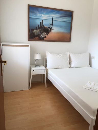Bedroom 3, Villa Berlin, Bol