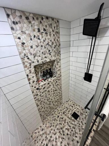 3, Lovely 1-bedroom Apartment With Free Parking, Philadelphia