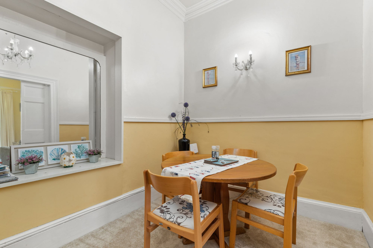 Room 5, Little Rosemount - Close to Town Beach and Shops, Pembrokeshire