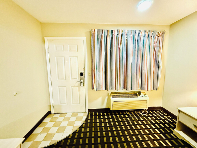 Bedroom 4, Travelodge by Wyndham Thomasville AL, Clarke