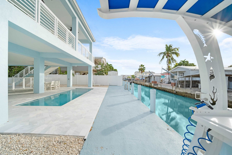 Room 2, Azul Paradise - Waterfront - Heated Pool - Dock, Monroe