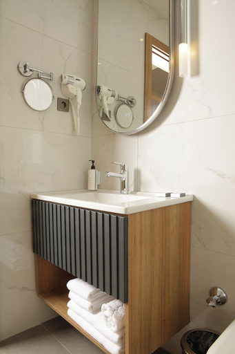Bathroom 6