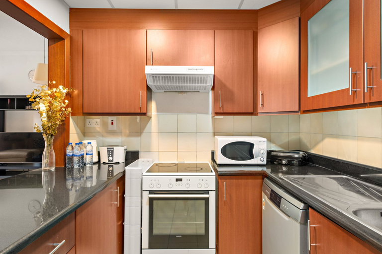 Room 2, Jumeirah Beach Apartment, Dubai
