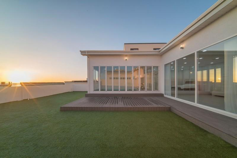 Exterior & Views 5, Pohang Haeteul House Pension, Pohang