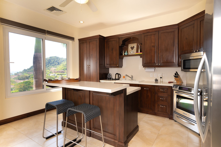 Room 4, CR Luxury Altavista 2B 3 Bdrm, Garabito