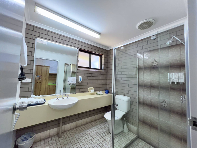 Bathroom 5