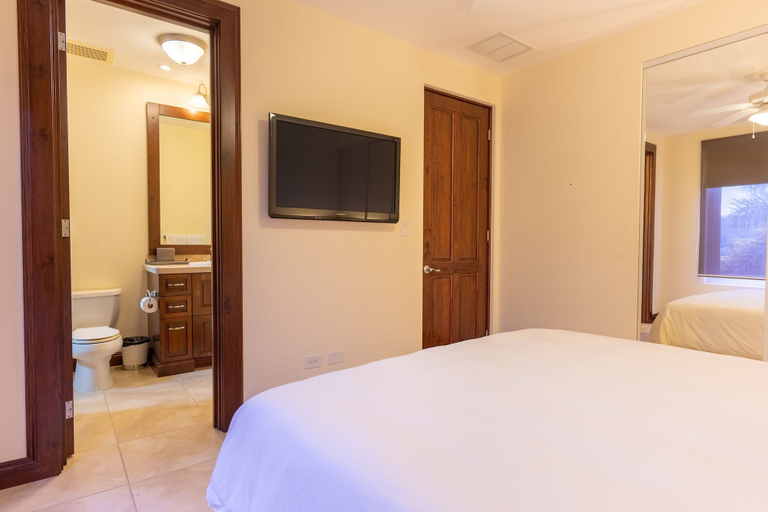 Room 5, CR Luxury Altavista 2B 3 Bdrm, Garabito