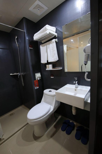 Bathroom, Junyi Hotel (Shanghai Packaging City), Shanghai