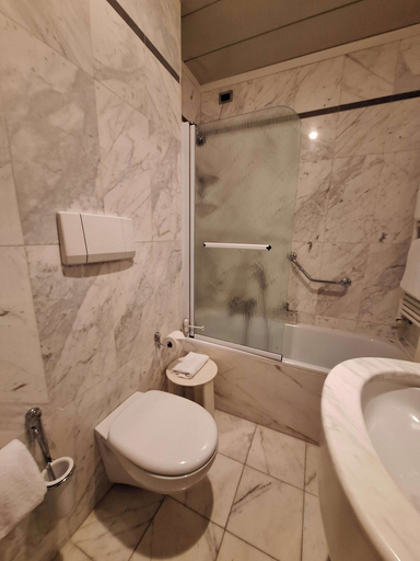 Bathroom 5, Sure Hotel By Best Western Milano, Padua