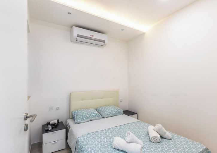 Room 3, Seafront Designer Bliss in Central St Julian's, St Julian's