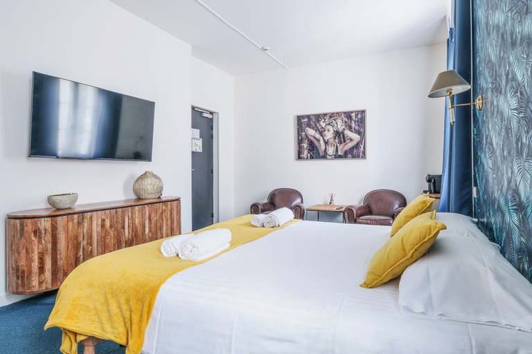 Bedroom 3, The Originals Boutique, Hôtel Le George, Loches, Indre-et-Loire