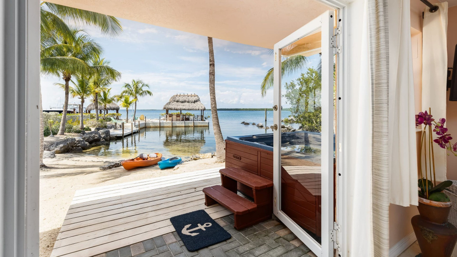 Room 5, Sunset Beach in Key Largo, Monroe