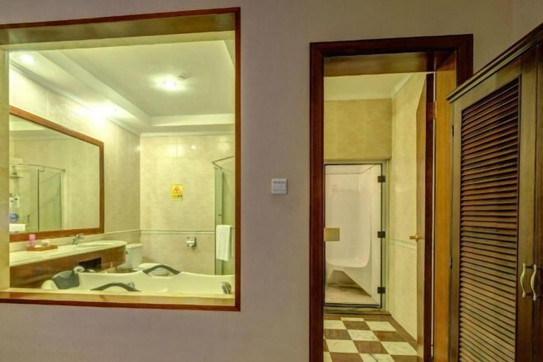 Bathroom 4, Zhanjiang Shanhe Hotel, Zhanjiang