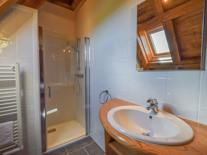 Bathroom 5, Elegant Countryside Retreat, Dordogne