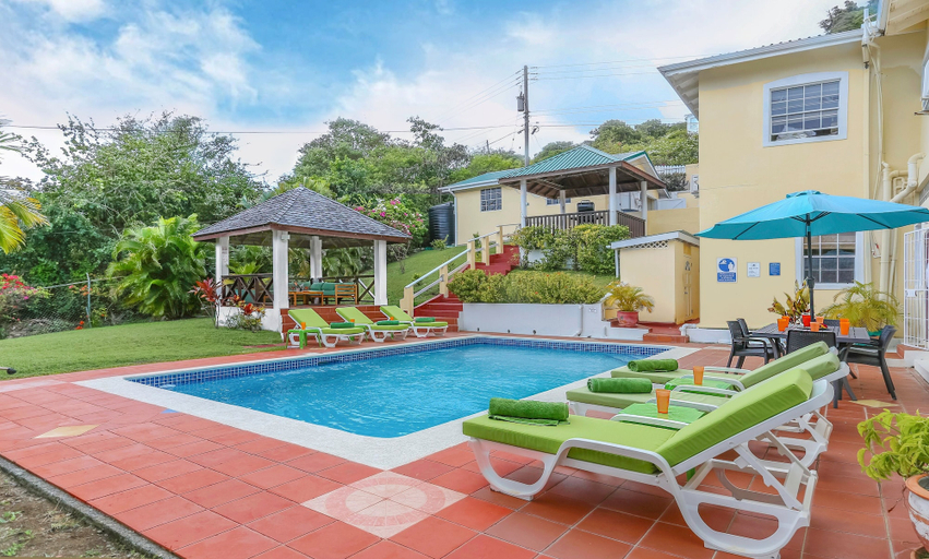 Sport & Beauty 4, Beautiful 5-bed Villa With Views And Pool - Decaj 5 Bedroom Villa by RedAwning
