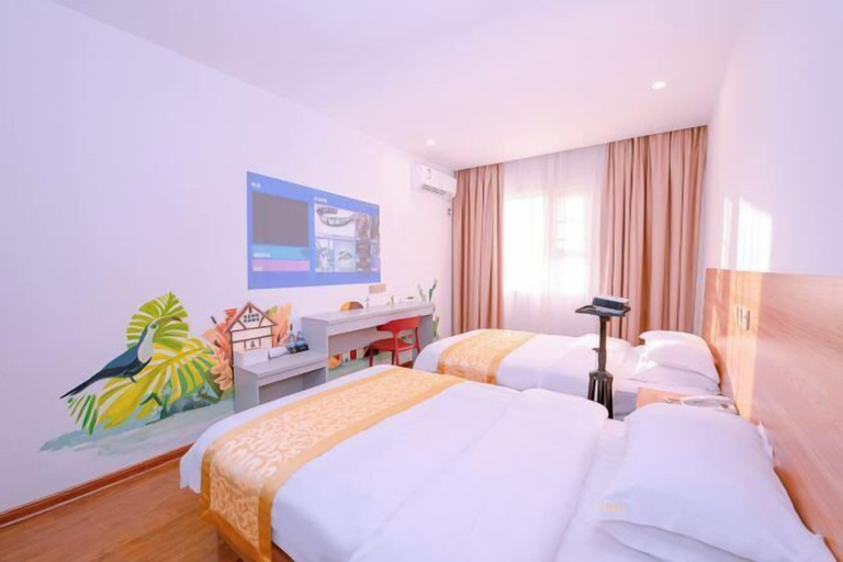 Dragon Star Hotel (Jincheng Central Pedestrian Street Store), Yulin