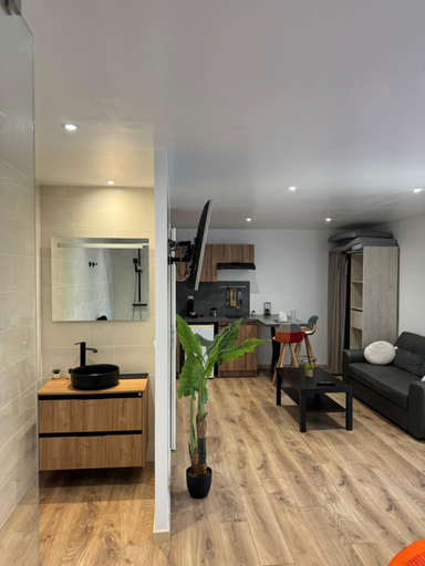 Others 3, Residence K and C, Vaucluse