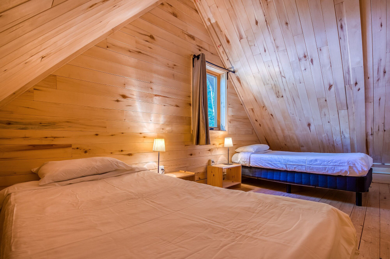 Bedroom, Huttopia White Mountains, Carroll