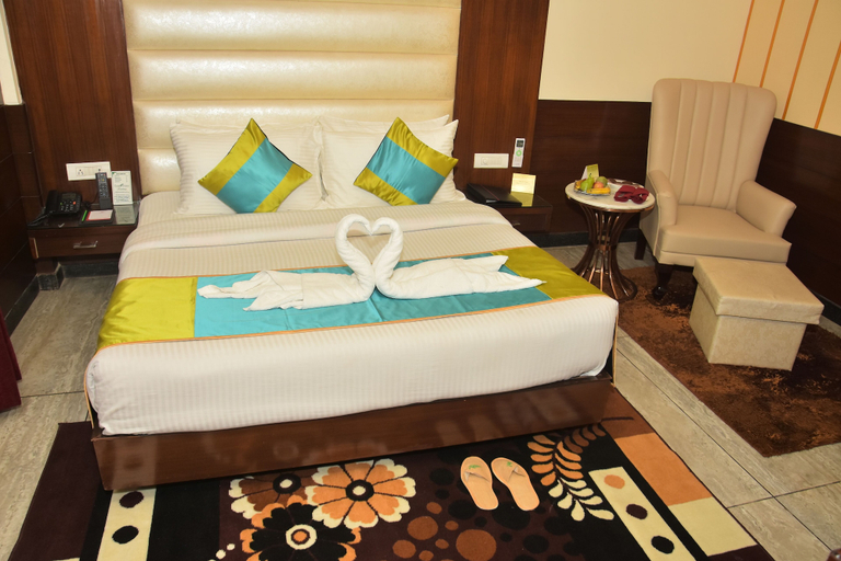 Bedroom 3, The Fern Residency Katra, Reasi