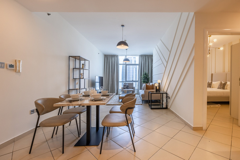Room 2, Marina Diamond 4 1707, Dubai