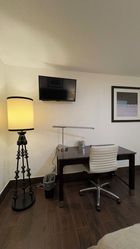 Others 5, Budget Motel, Santa Clara